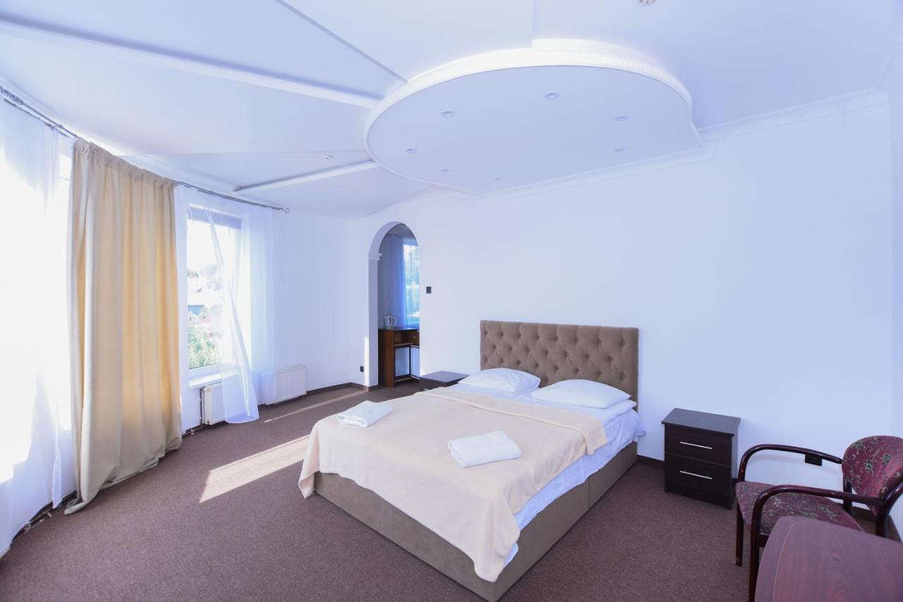 Hotel Continent Polyana  Ngoại thất bức ảnh