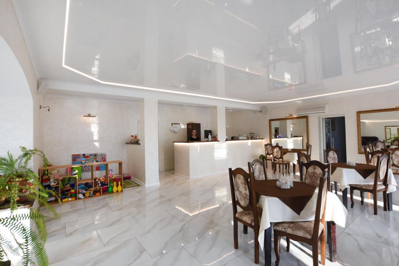 Hotel Continent Polyana  Ngoại thất bức ảnh