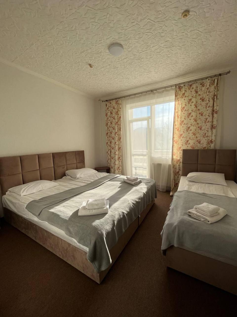 Hotel Continent Polyana  Ngoại thất bức ảnh